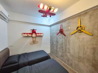 Propeller Airplane Riverview Kuching Homestay - 4