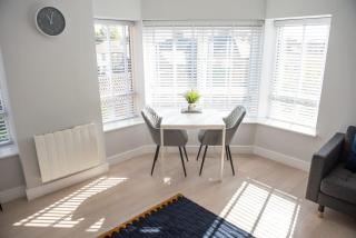 Central Brentwood -Parking -Close to Station -WIFI - 9 - 1