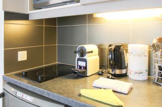 Bright studio apartment with parking and balcony - 2