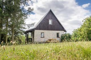 Chata obklopena přírodou - 0