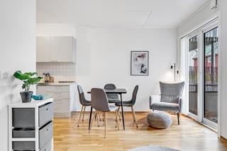 Cozy Aurora Corner - Central & Charming - 4