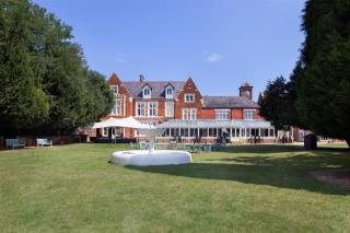 DoubleTree by Hilton St. Anne's Manor - 9