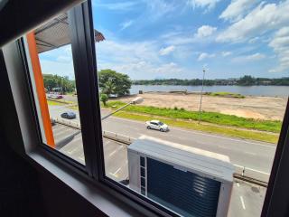 Propeller Airplane Riverview Kuching Homestay - 9