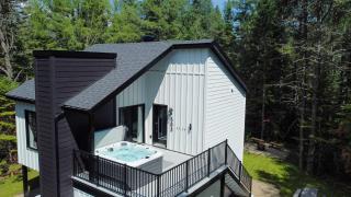 Condo and Spa - Le Saloon Nordik - 9
