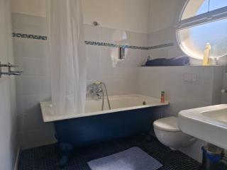 Chambre 2 Bleue - WIFI - Proche gare - 4