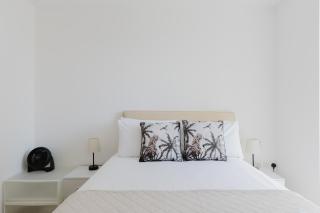 Bright 1BR Flat w Balcony by Old Street Station - 9