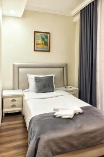 Parliament Hotel & Restaurant - 7