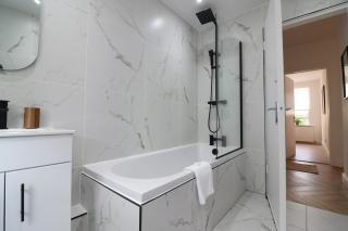 Signature - Oak House - 9