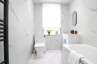 Signature - Oak House - 6