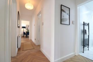 Signature - Oak House - 1