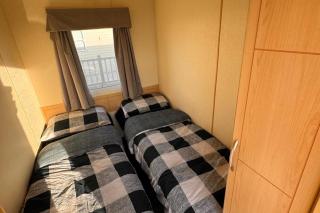 3 Bed Caravan 8 Berth Pet Friendly Parking - 3