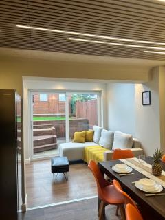 Free Parking 11 Guests Family&Contractors Bedford - 8