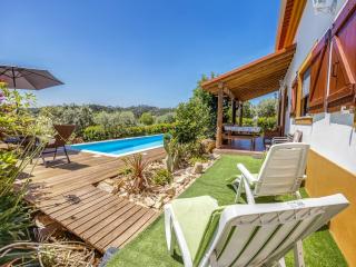 Carcavelos Villa with Pool - 0