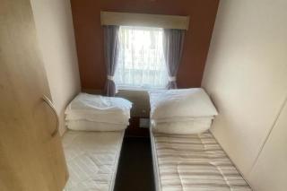 3 Bed Caravan - Sleeps 8 - Pets - Parking - Wifi - 7
