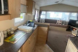 3 Bed Caravan - Sleeps 8 - Pets - Parking - Wifi - 4