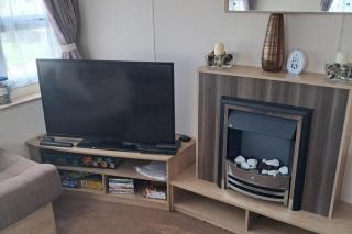 3 Bed Caravan - Sleeps 8 - Pets - Parking - Wifi - 3