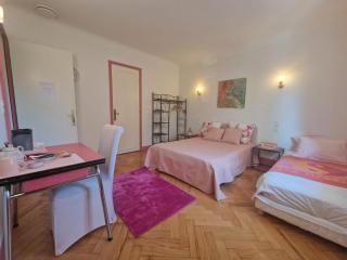 Chambre 5 Rose - WIFI - Proche gare - 5