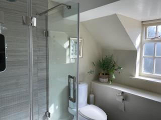 Charming cottage in central Ludlow with parking - 6