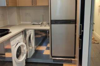 Apartment - Sleeps 4 - Parking - Station Close - 8