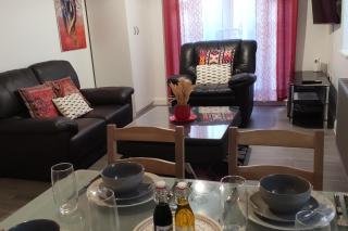Apartment - Sleeps 4 - Parking - Station Close - 7