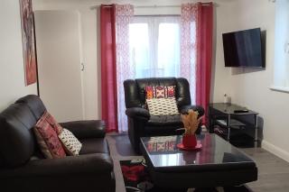 Apartment - Sleeps 4 - Parking - Station Close - 5