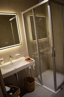Boutique Hotel La Couronne Mies - 8