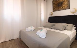 Charming Seaside Apartment in Barceloneta, Renovated with Stunning Sea Views - 3