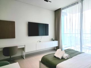 Royalton - Modern JVC Studio Escape - 3