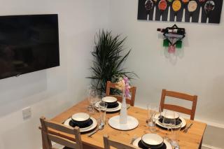 Apartment - Sleeps 4 - Balcony - Parking - 6