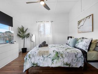 Spacious Home Near Urangan Beachfront - 6