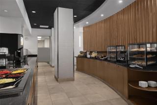 Hilton Garden Inn Denver Downtown - 2