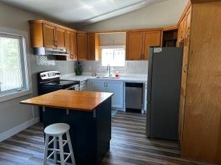 Renovated 2 bdrm apartment in central Hamilton - 1