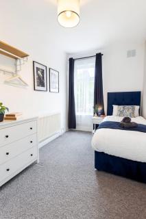 4-Bed House Parking, Wi-Fi, Families & Contractors - 4