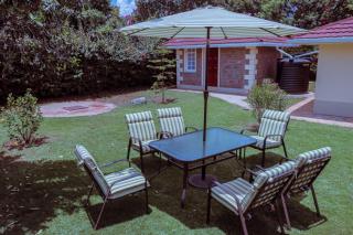 Cheerful 4-bedroom with pool - 5