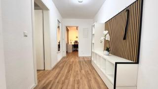 2-Zimmer-Wohnung-Küche-Bad-Terrasse, Bahnhofsnähe - 0
