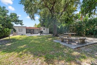 Fully Furnished Miami 1BR with 3 Beds - 3