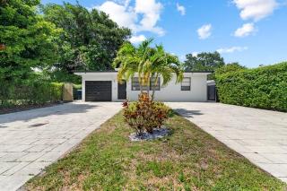 Fully Furnished Miami 1BR with 3 Beds - 1