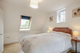 Little Coach House - 2