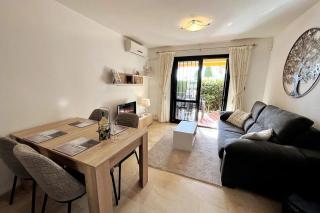 Apartment in the Heart of Benalmádena with Pool - 2