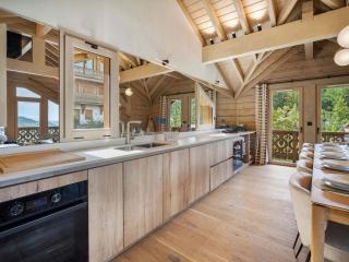 Chalet raffiné avec accès direct aux pistes et jacuzzi - FR-1-568-57 - 1