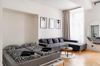 Black & White Apartment - 0