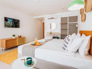 ibis Styles Golden Sands Roomer Hotel - 1