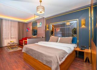 216 Eagle Palace Suite - 1