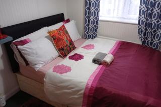 House - Sleeps 8 - Garden - Parking - 4