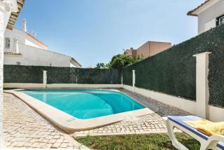 Residential cul-de-sac walking distance to centre, private pool, free AC wifi - 4