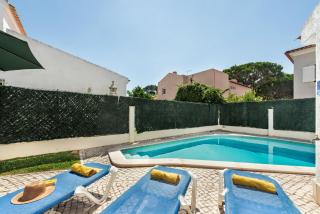 Residential cul-de-sac walking distance to centre, private pool, free AC wifi - 9