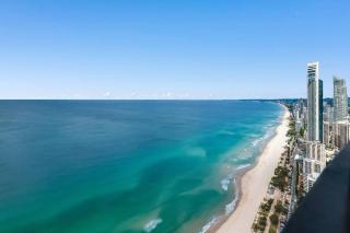 Massive 4BDR Sky-High at Level 61 with Stunning Ocean Views - Pet Friendly - 1