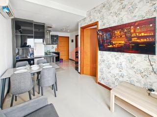 Best View 1BR Baywalk Condo Pool Gym, Wi-Fi - 0