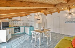 2 Bedroom Lovely Apartment In Agropoli - 8