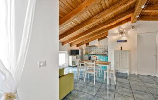 2 Bedroom Lovely Apartment In Agropoli - 1